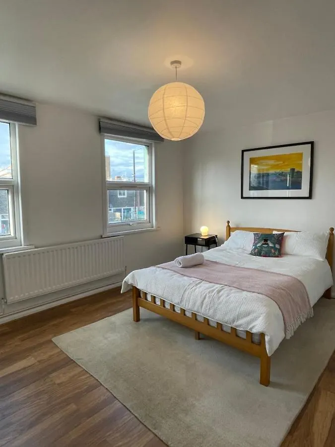 4Bed Loft Style Apartment With Privateterrace London